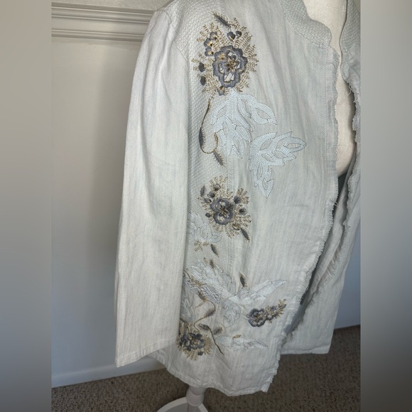 Chico's Gray Cape with Sparkly Shoulder Details size 3 or L - Picture 2 of 12